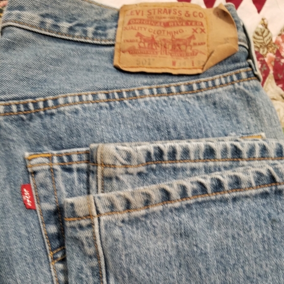 Levi's 501 Jean's 34x32 - Picture 2 of 5
